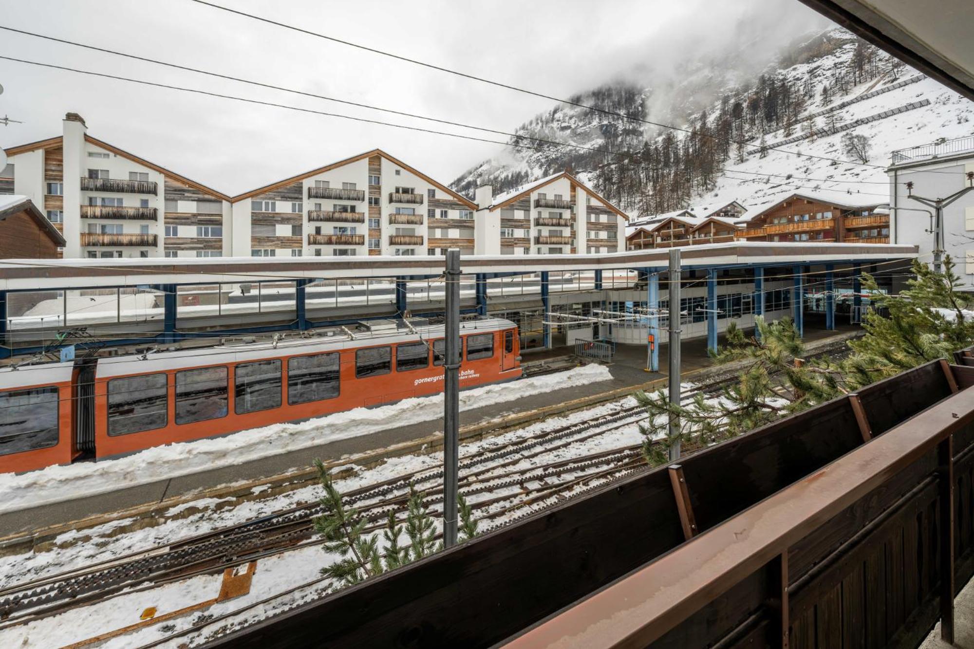 Hotel Sarazena Zermatt Exterior photo