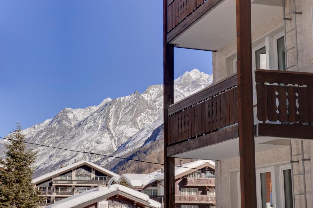 Hotel Sarazena Zermatt Room photo
